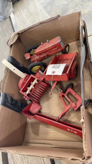 LOT OF TRUE SCALE TOYS