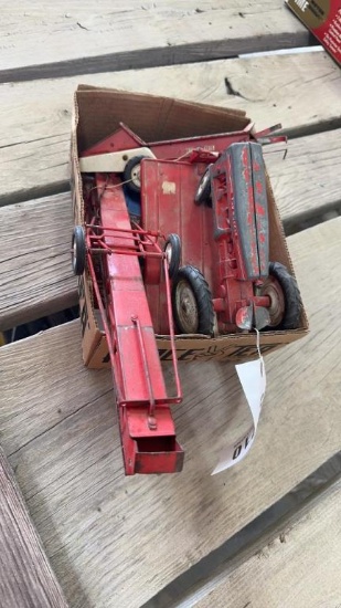 LOT OF TRUE SCALE TOYS