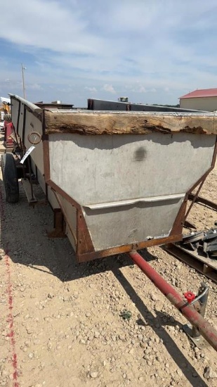 END GATE SEEDER ON 2 WHEELED WAGON