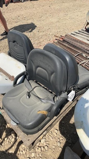 UNIVERSAL SUSPENSION SEATS
