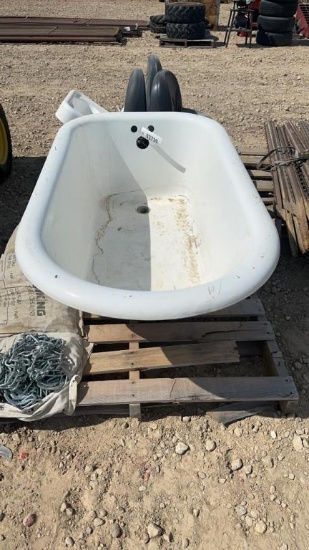 ANTIQUE CLAW FOOT BATH TUB-GOOD