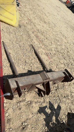 SKID LOADER BALE SPEAR