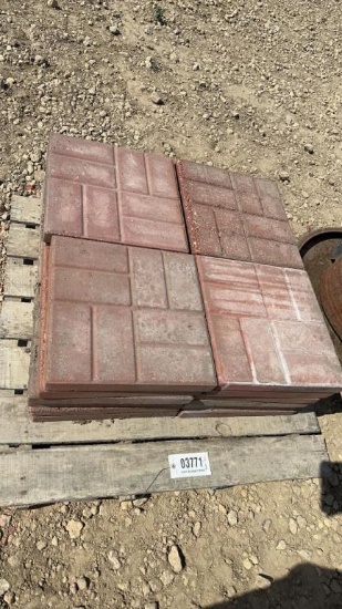 PALLET OF SQUARE 20 X 20 LANDSCAPING BRICKS