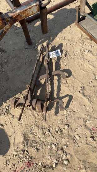 2 SETS OF LADDER JACKS
