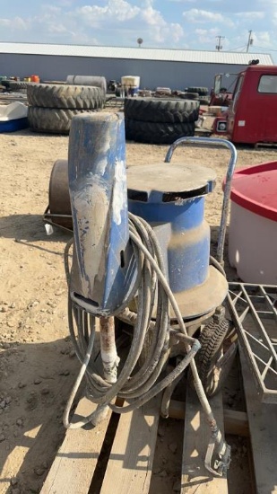 GRACO AIRLESS SPRAYER WITH GRACO GUN