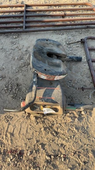 REESE 1800 LB 5TH WHEEL HITCH