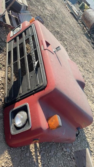 1980 INTERNATIONAL TRUCK HOOD