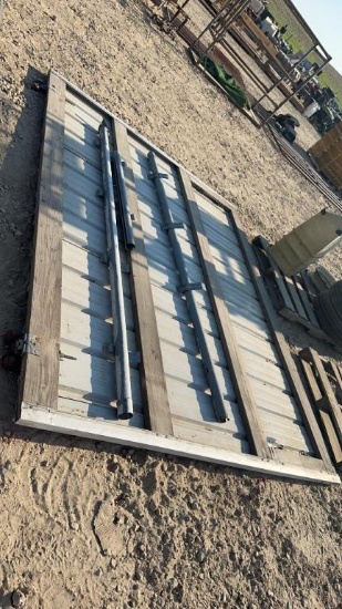 7-1/2' X 9-1/2' SLIDING DOOR WITH TRACK