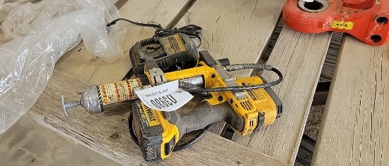 DEWALT GREASE GUN/ BATTERY AND CHARGER