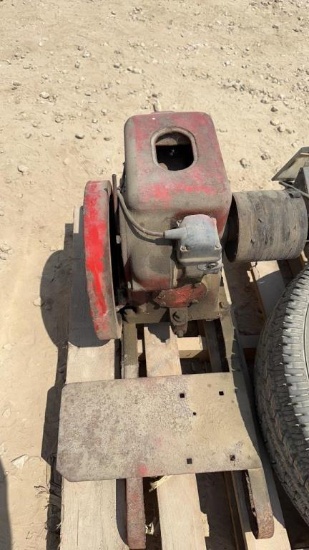 INTERNATIONAL GAS HIT & MISS MOTOR - RUNS