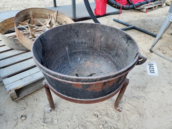 CAST IRON KETTLE ON STAND