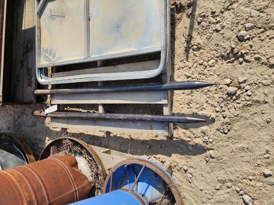 PAIR 2" X 5' BALE SPEARS