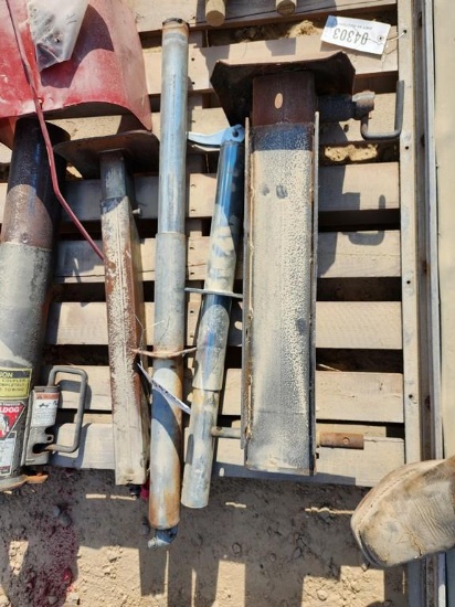TRAILER JACKS