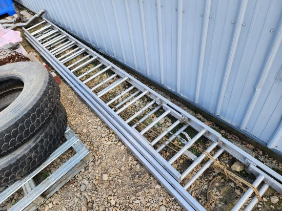 ALUMINUM LADDER