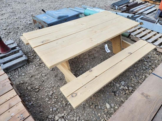 NEW KIDS PICNIC TABLE