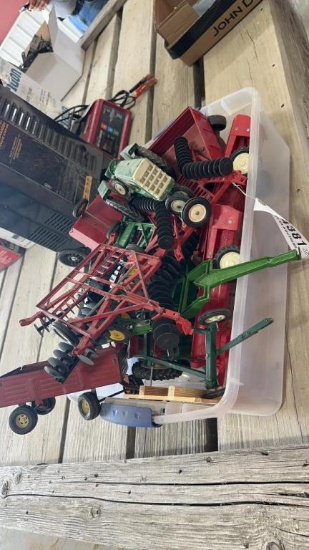 TOTE OF ERTL TOYS