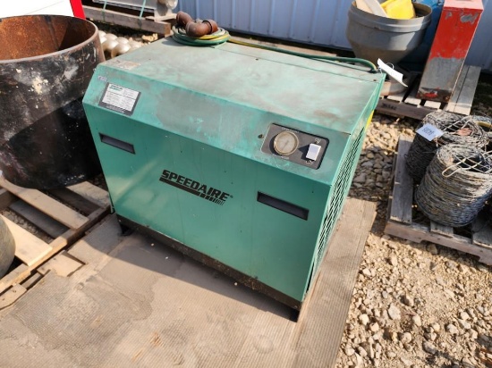 AIR DRYER FOR COMPRESSED AIR