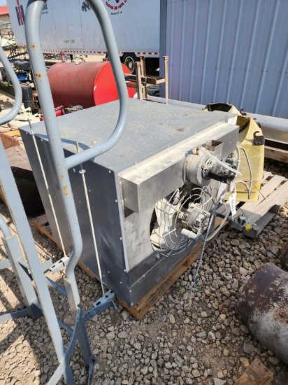NATURAL GAS HANGING 166,000 BTU HEATER