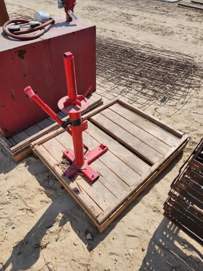 MANUAL TIRE MACHINE ON PALLET