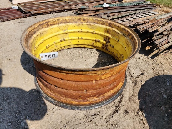 JOHN DEERE 16 X 38 RIM