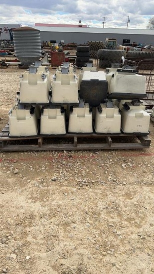 (26) KINZE 3700 INSECTICIDE BOXES