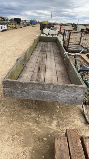 WOODEN FEED BUNK