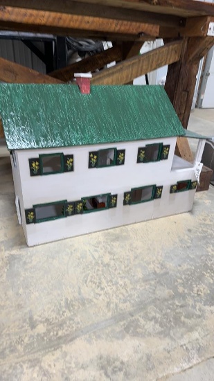 DOLL HOUSE