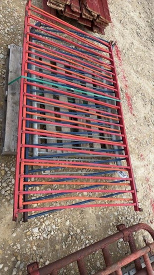 (4) SECTIONS METAL HAY FEEDER