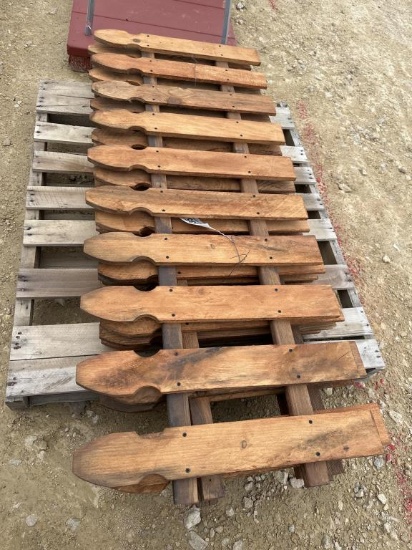 (5) SECTIONS PICKET FENCE