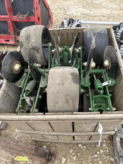 (9) CLOSING WHEEL ASSM. ON PALLET