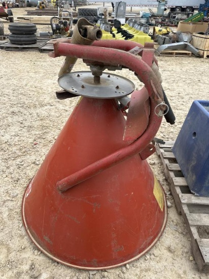 BROADCAST 3PT SEED SPREADER