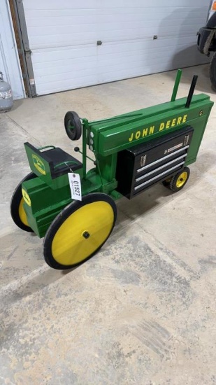 JOHN DEERE G TRACTOR TOOL CHEST