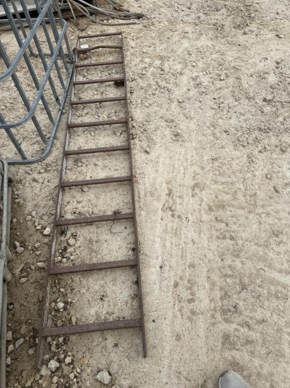 STEEL LADDER