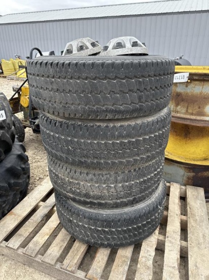 (4) CHEVY 3/4 TON TRUCK TIIRES ON RIMS