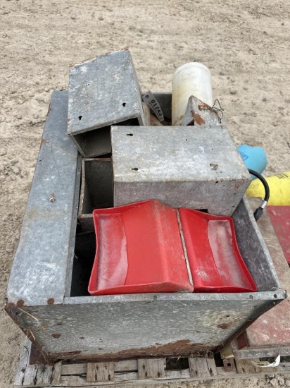 PIG CREEP FEEDERS