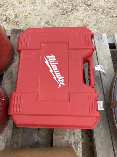 MILWAUKEE PLASTIC CASE