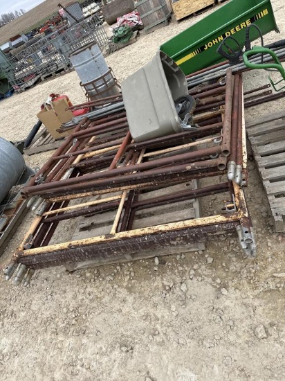 5 SECTION SCALFOLDING & WHEELS