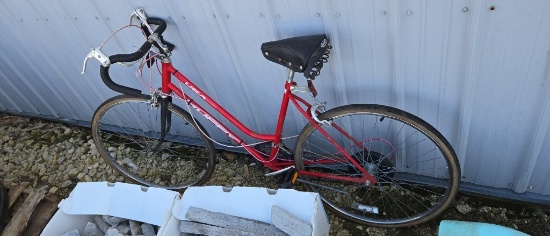 HUFFY 924 26" WOMEN'S 10 SPEED BIKE