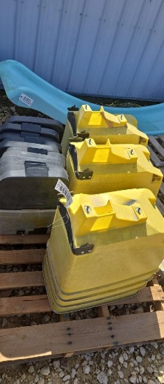PALLET OF JOHN DEERE PLANTER PARTS