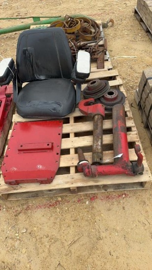 PALLET INTERNATIONAL TRACTOR PARTS