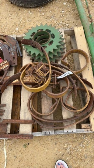 PALLET OF KEWANEE CULTIMULCHER PARTS