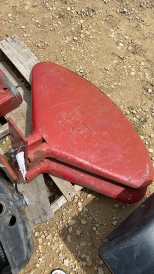 (2) SET INTERNATIONAL FARMALL H-M FENDERS