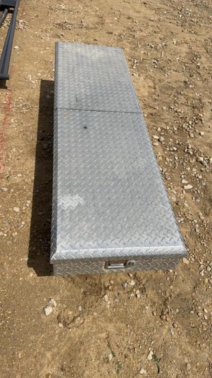 ALUMINUM TRUCK TOOL BOX