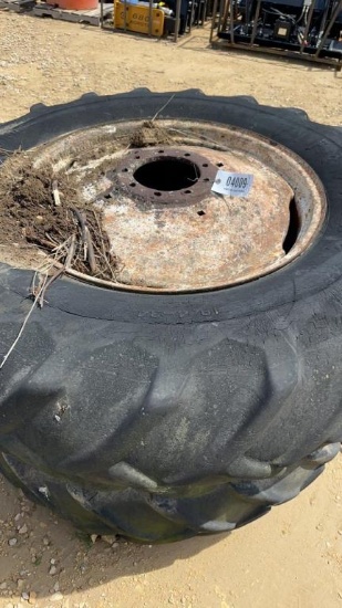 SET DUAL MOUNT 18.4 X 34 DUAL TIRES AND RIMS