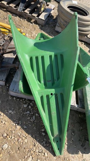 (2) JOHN DEERE POLY SNOOTS FOR JD 893 CORNHEAD