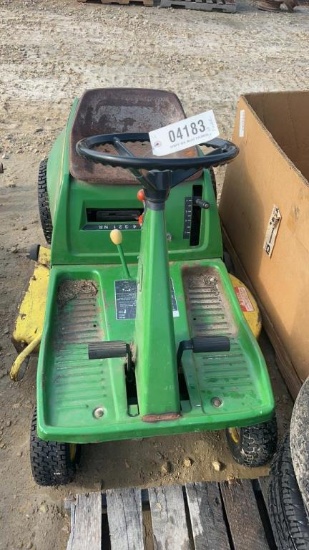 JOHN DEERE 68 RIDING MOWER - RUNS
