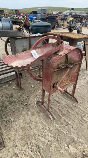 IHC CORN SHELLER