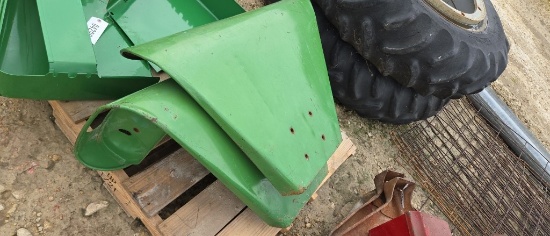 PAIR JOHN DEERE 4020 FENDERS