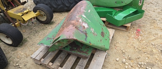 PAIR JOHN DEERE 4020 FENDERS