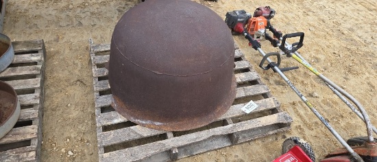 LARGE CAST IRON POT